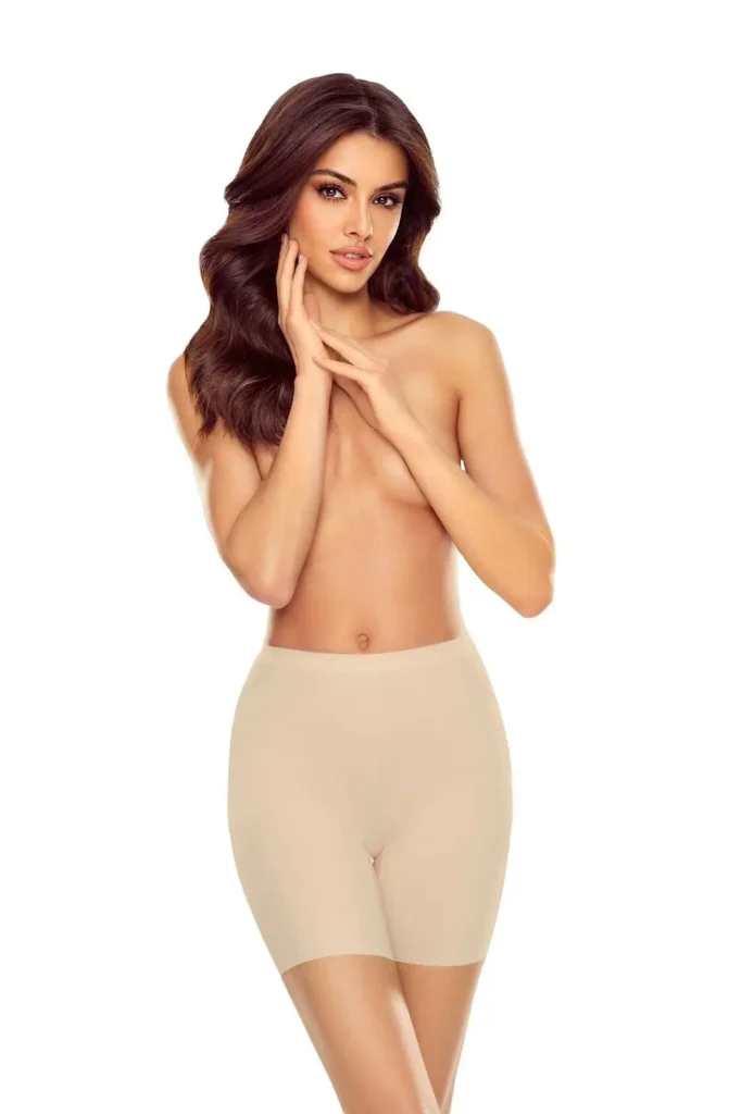 formuojantys šortukai "kira"