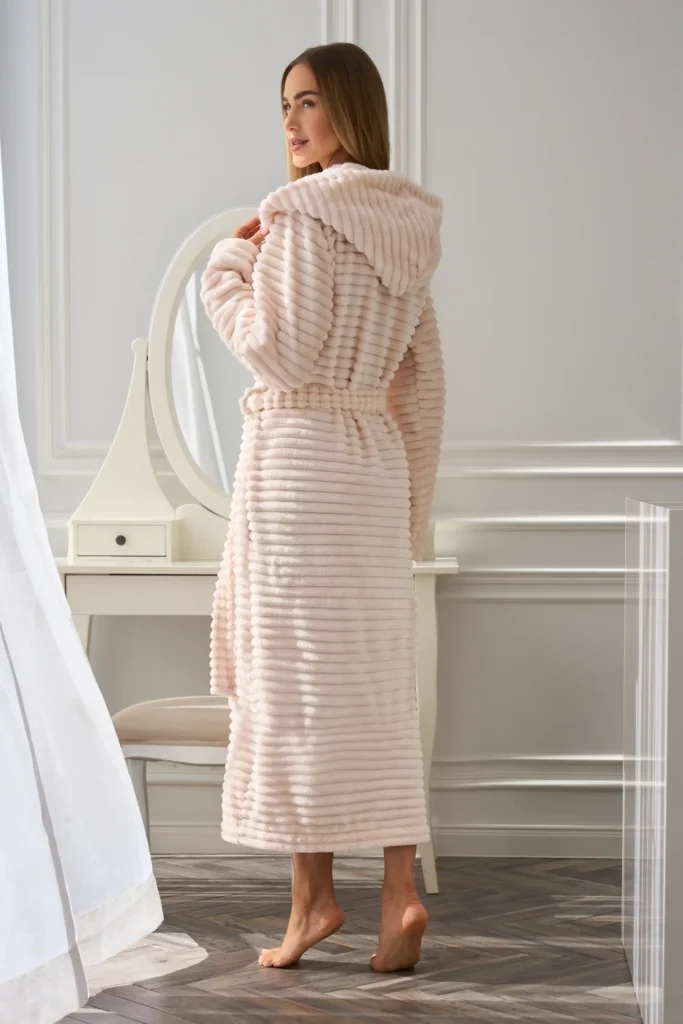 Šiltas prabangus chalatas su kapišonu „robin long“