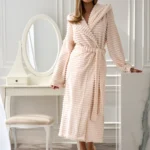 Šiltas prabangus chalatas su kapišonu „robin long“