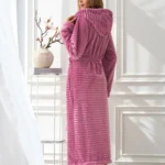 Šiltas, prabangus chalatas su kapišonu „robin long“