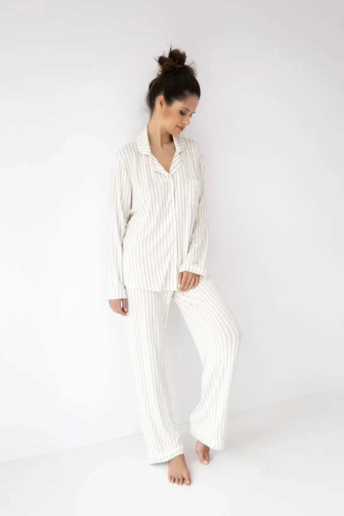 dryžuota pižama amani su sagomis