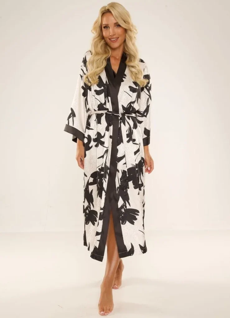 ilgas satino moteriškas chalatas brianna