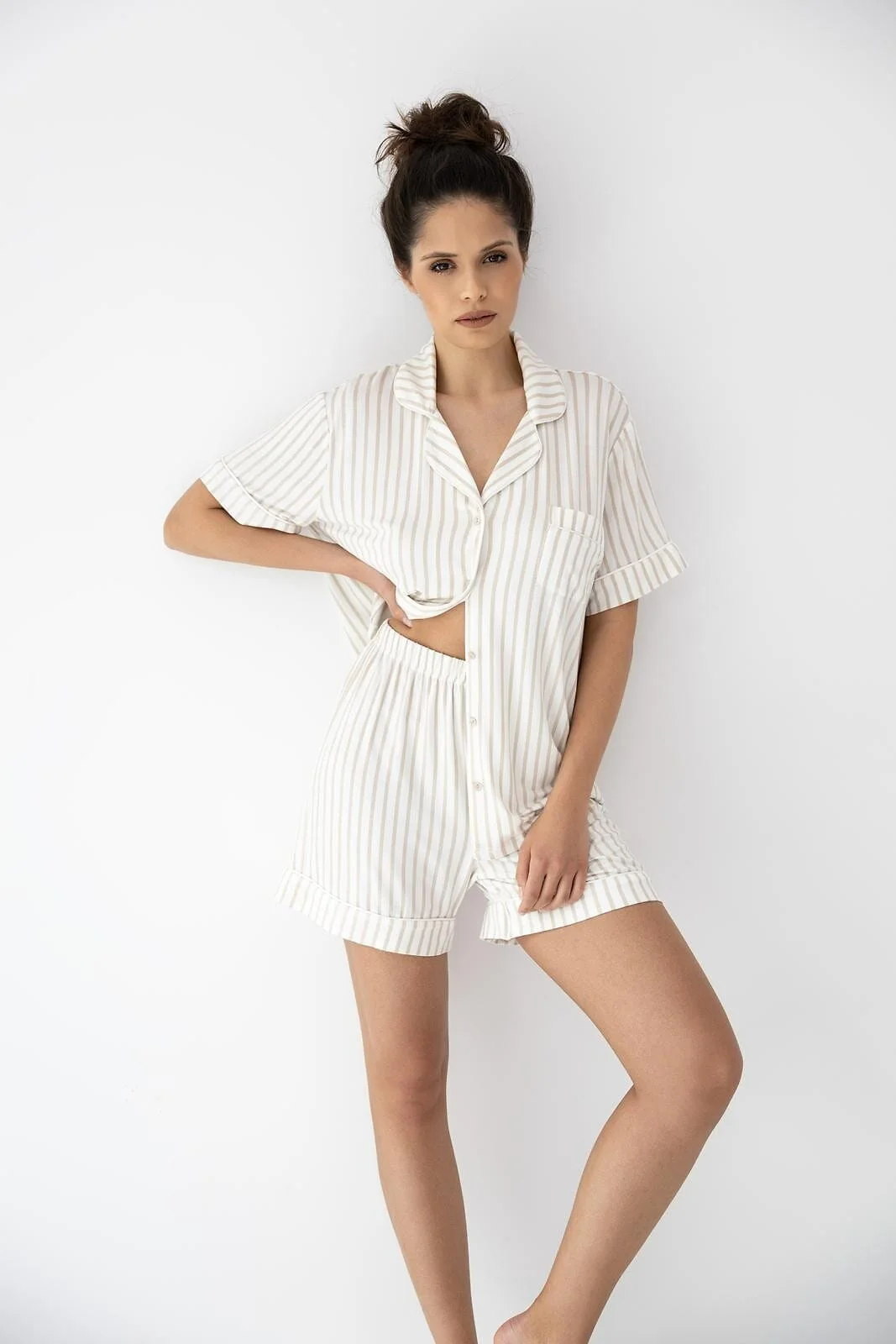 romantiška pižama davina su sagomis