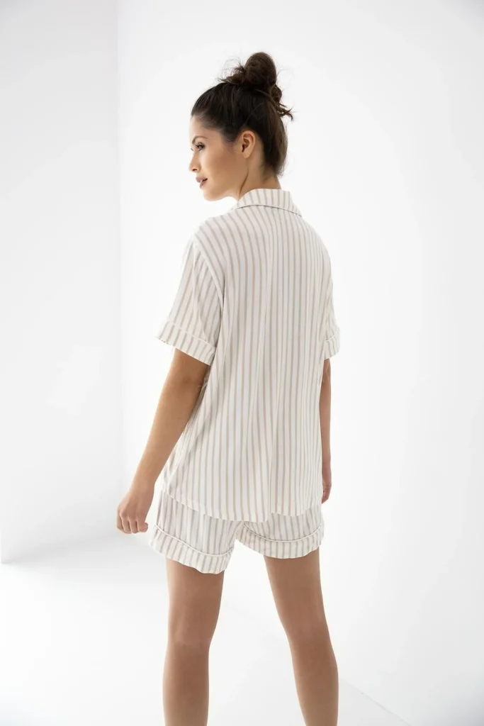 romantiška pižama davina su sagomis