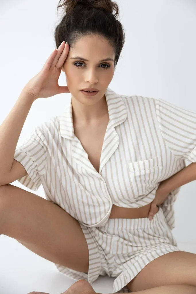 romantiška pižama davina su sagomis