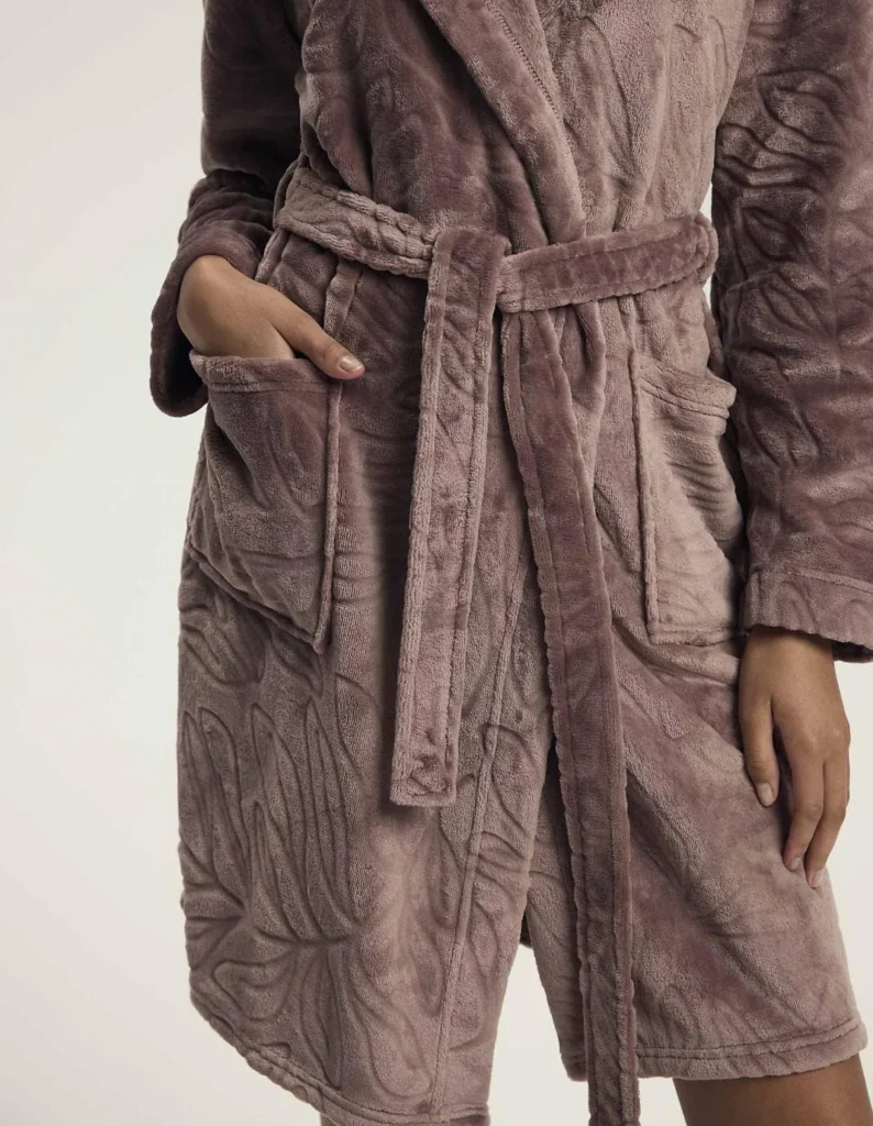 Šiltas chalatas darylas su kapišonu