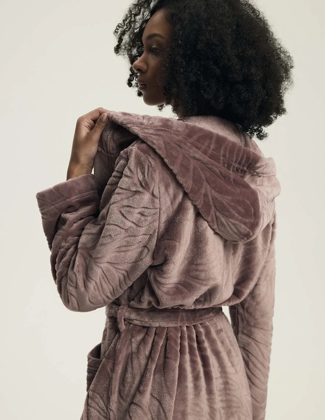 Šiltas chalatas darylas su kapišonu