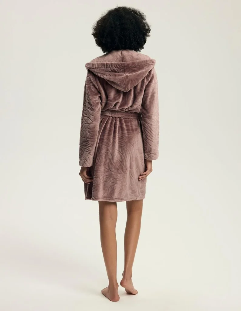 Šiltas chalatas darylas su kapišonu