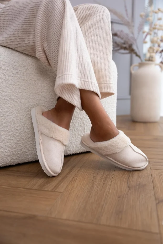 kombinuotos šlepetės su pliušu ir zomša moterims