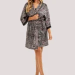 trumpas satino chalatas india